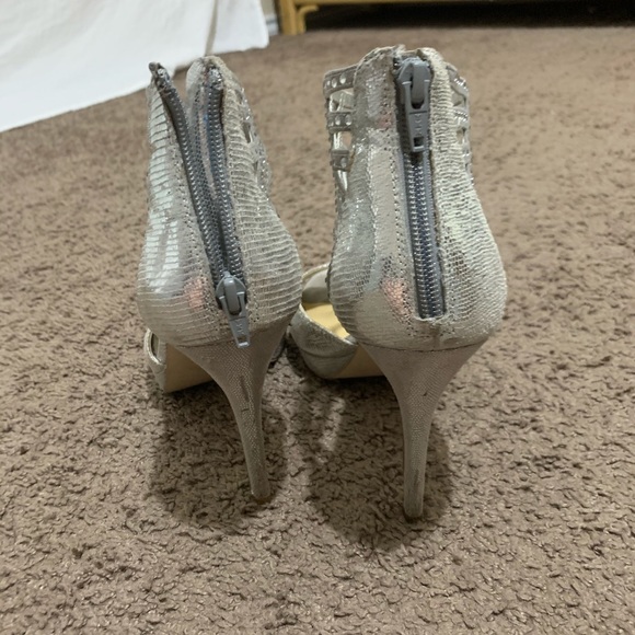 Heels - Picture 3 of 3